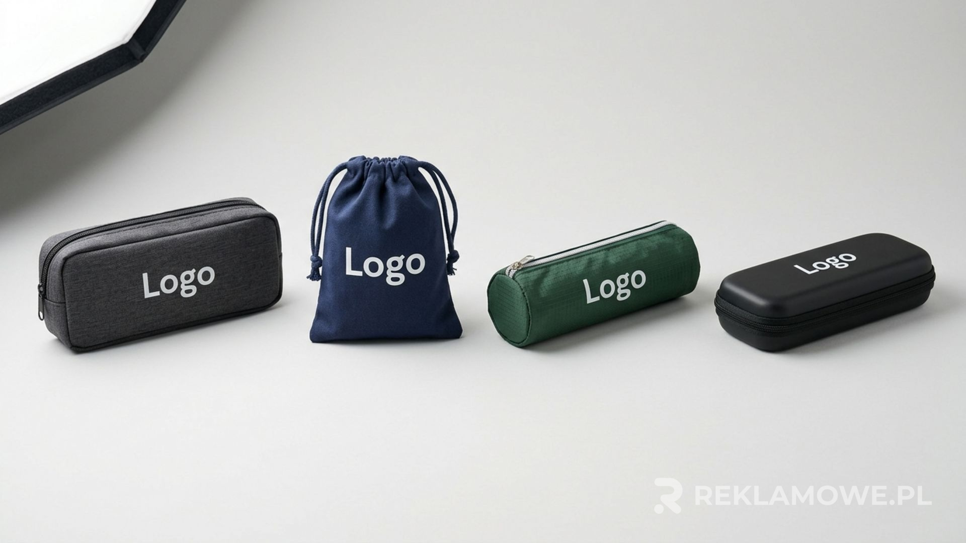 Piórniki reklamowe wykorzystywane w promocji marki